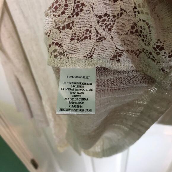 Altar'd State Long Sleeve Cream Gauzy Lace Bell Sleeve Blouse Size Small Boho - Picture 7 of 8